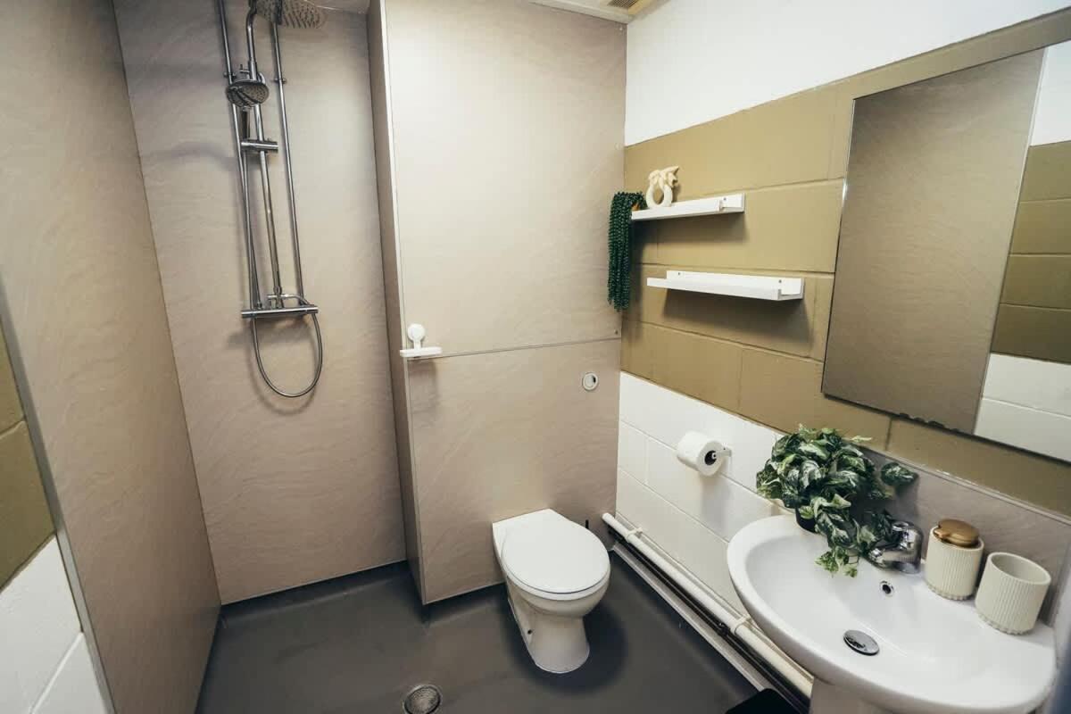 1br Centre Apt, Self Check In, Wifi, By Derbnb Ferienhaus *
