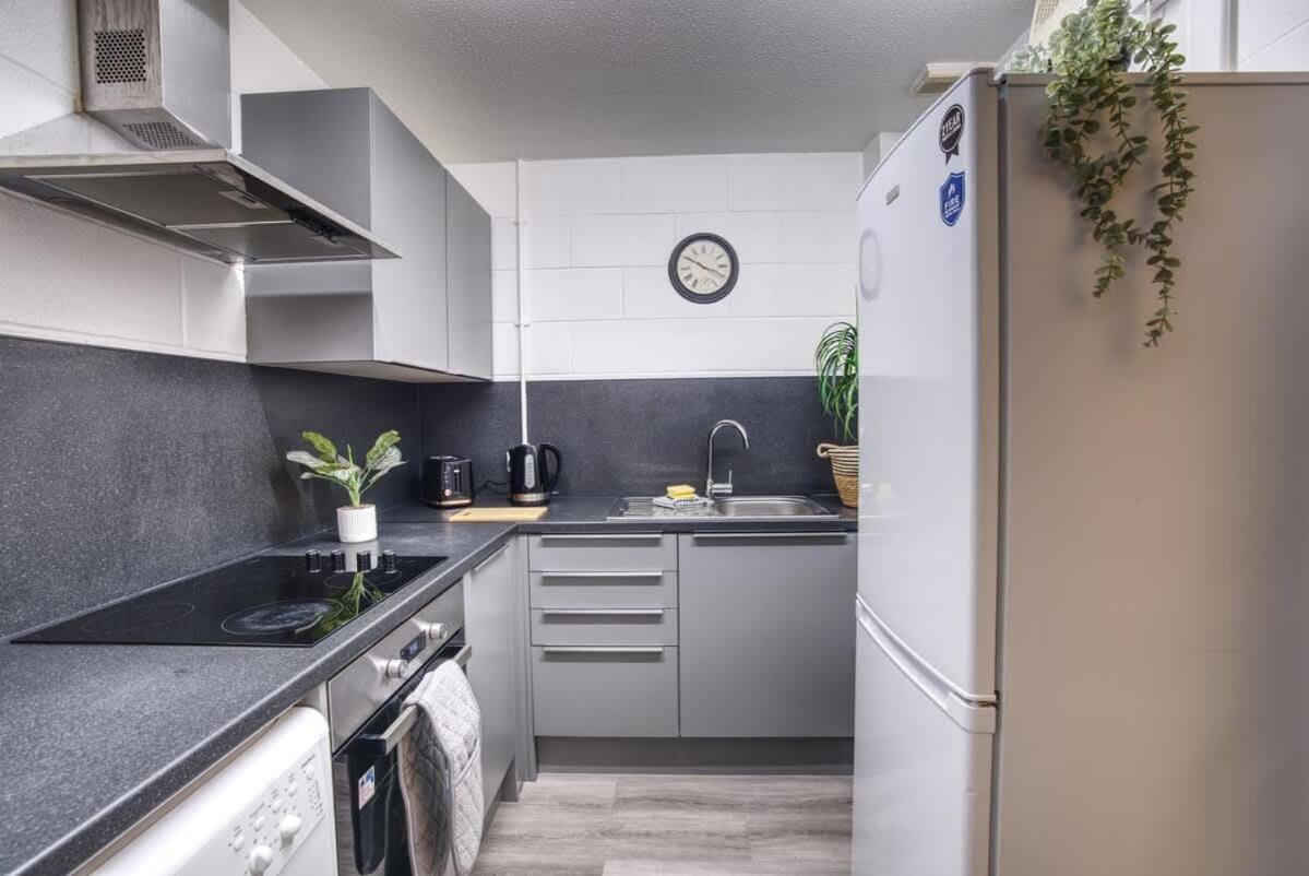 Ferienhaus 1br Centre Apt, Self Check In, Wifi, By Derbnb