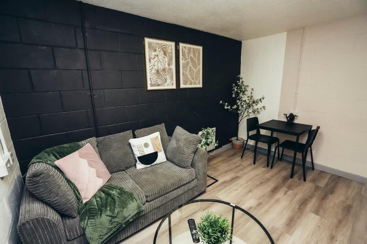 1br Centre Apt, Self Check In, Wifi, By Derbnb *